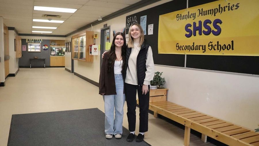 Stanley Humphries dual credit students standing in hallway